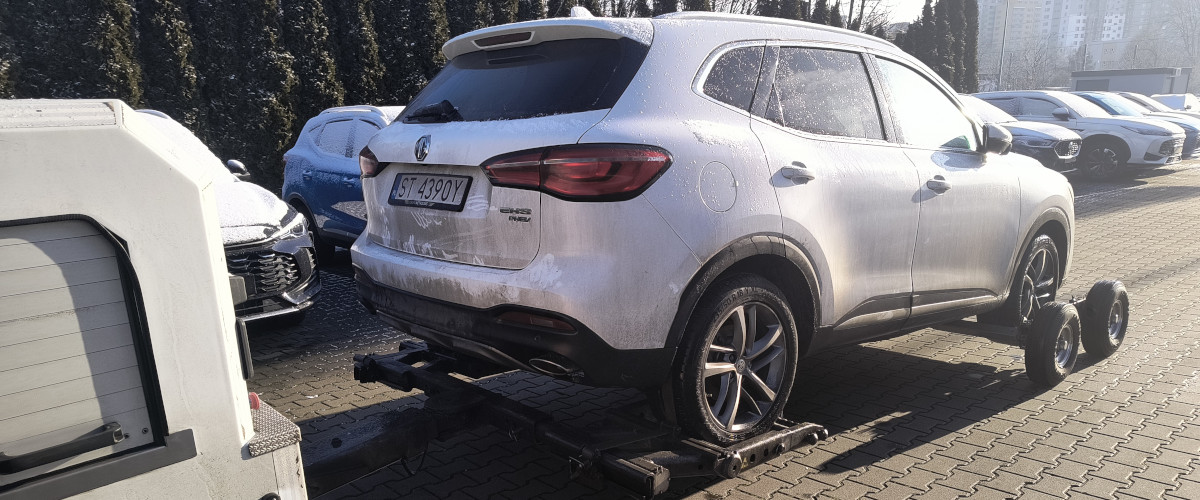 Czy można holować auto elektryczne? Sprawdź zasady